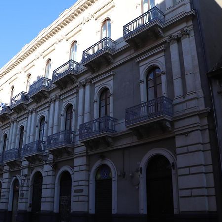 Domus Iole Appartamento Nel Centro Storico CTA Eksteriør billede