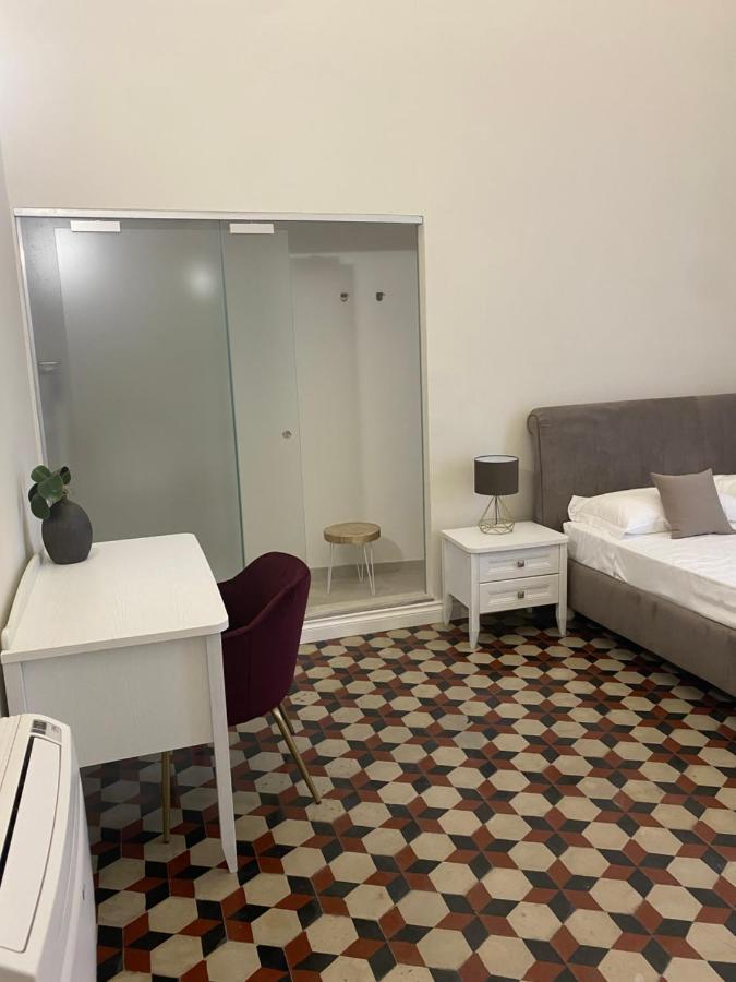 Domus Iole Appartamento Nel Centro Storico CTA Eksteriør billede