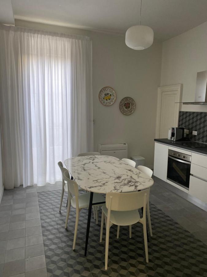Domus Iole Appartamento Nel Centro Storico CTA Eksteriør billede